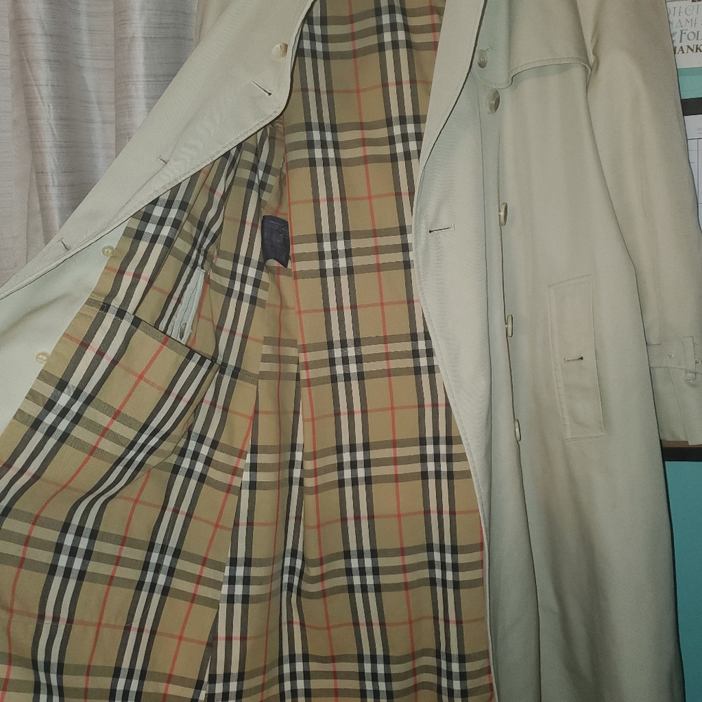 Burberry trench coat with belt and matching hat